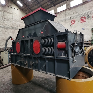 2PG1208大型移動(dòng)式對(duì)輥破碎機(jī)發(fā)貨圖片