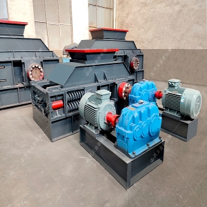 1500x800對輥制砂機 大型制砂機設(shè)備發(fā)貨