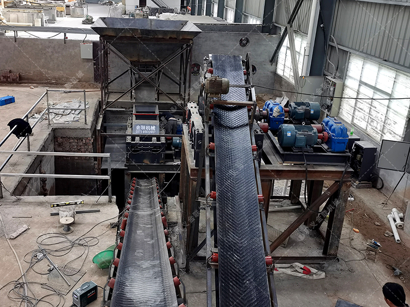 對(duì)輥破碎機(jī)制砂效果怎么樣？都有哪些優(yōu)勢(shì)？