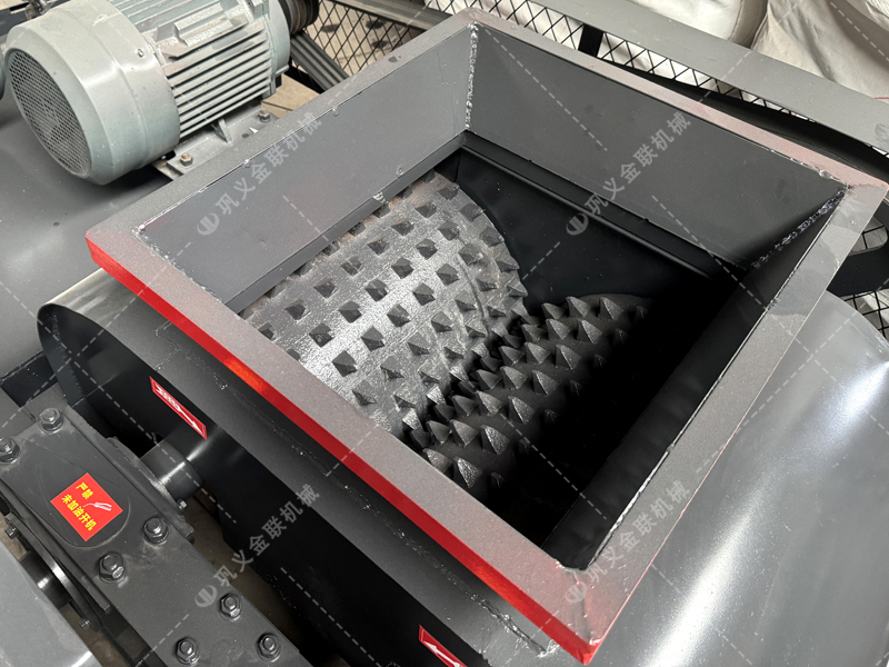 雙齒輥破碎機真的能“干濕通破”嗎？它的工作原理是什么？