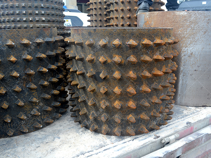 石灰石破碎生產(chǎn)線配雙齒輥合適嗎？關(guān)鍵看這2個(gè)指標(biāo)！