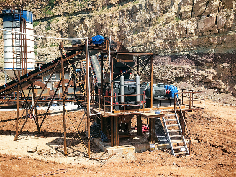 液壓對輥制砂機憑什么宣稱 “高產又穩定”？其耐磨技術的雙重突破是關鍵