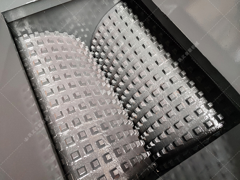 硬巖與軟巖通吃,雙齒輥破碎機的“牙齒”究竟有多鋒利? 硬巖與軟巖通吃,雙齒輥破碎機的“牙齒”究竟有多鋒利?